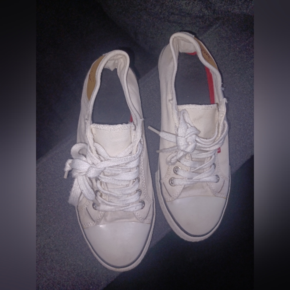 Womens Levis White Sneakers Size 7